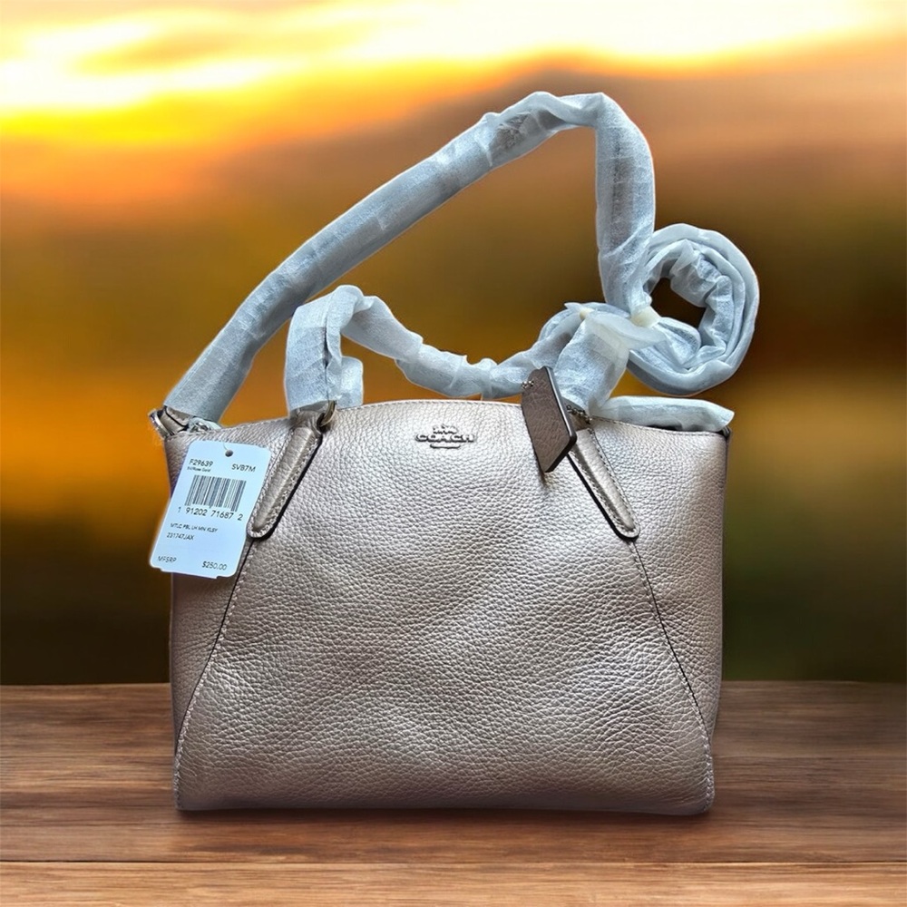 Coach pebbled leather mini Kelsey
Crossbody - Picture 2 of 5